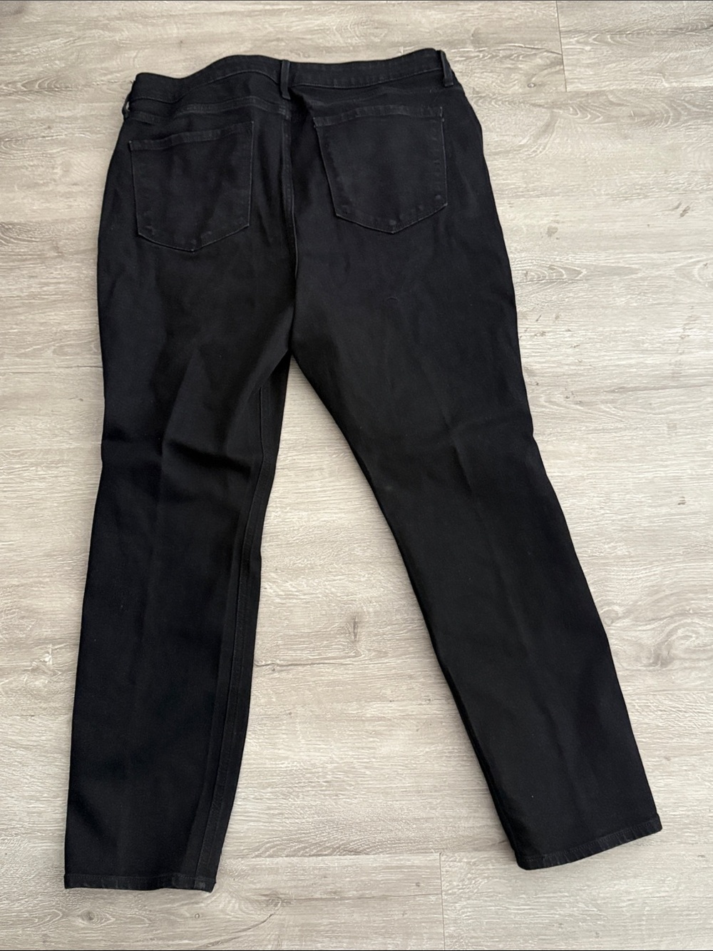 Old Navy Women’s High Rise WOW Straight Ankle Jeans, Size 16 Short, Black - Picture 3 of 10